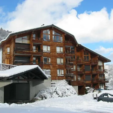 3 Pieces Renove, Pieds Des Pistes Et Proche Centre, - Fr-1-524-35 Morzine