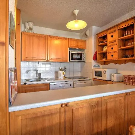 Apartment 3 Pieces Renove, Pieds Des Pistes Et Proche Centre, - Fr-1-524-35